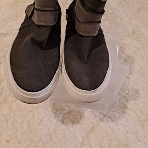 Blowfish double strap camo sneakers size 8